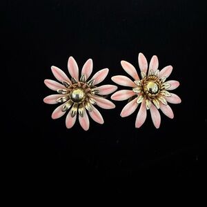 Sarah Coventry Pink and Gold Daisy Clip-on Earrings